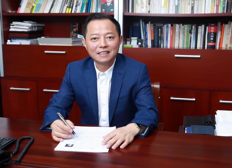 梁爱国 校长寄语 时光荏苒,岁月如梭,在区委,区政府及各级领导的关怀